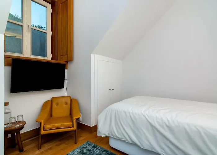 The Explorers Home - Sunny Stylish Family-Friendly Apartment